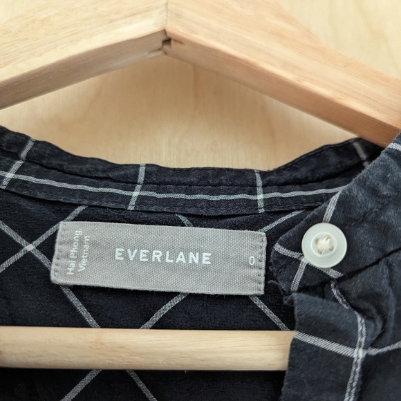 Everlane Windowpane 3/4 Sleeve Collarless Button Down - Picture 4 of 4